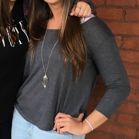 American Eagle Grey Top - Picture 6 of 6